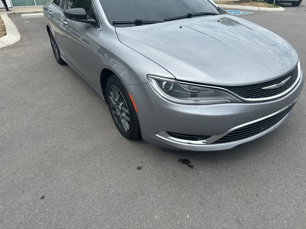Used 2016 Chrysler 200 Limited image 3