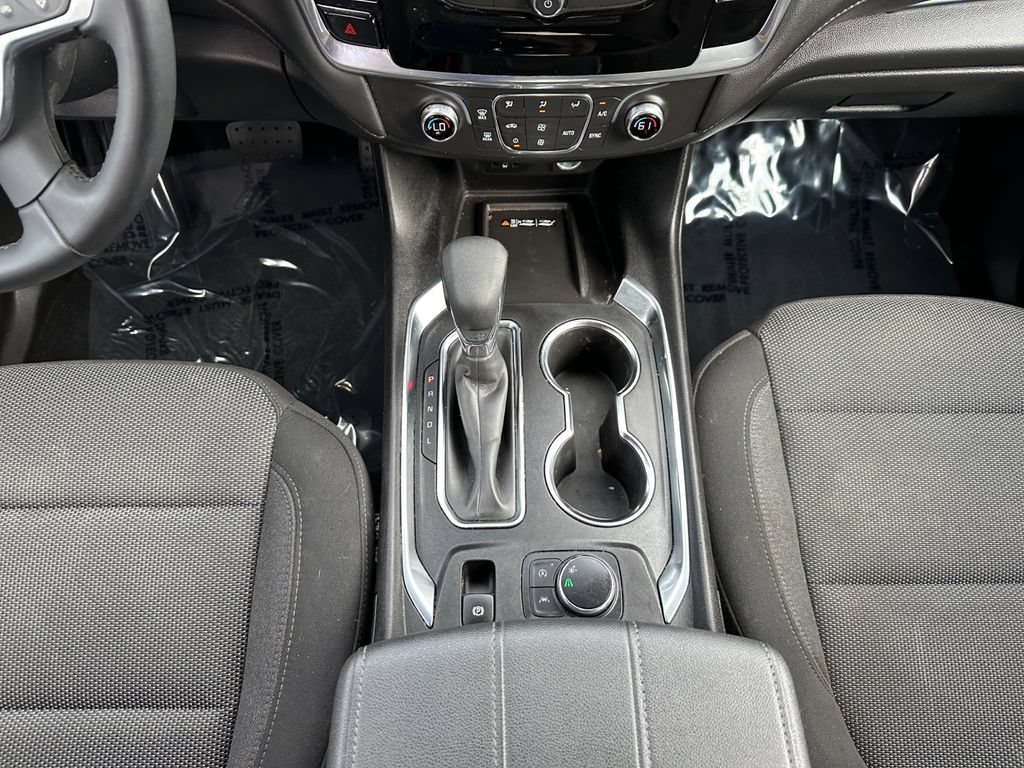 Used 2023 Chevrolet Traverse LT FWD image 11