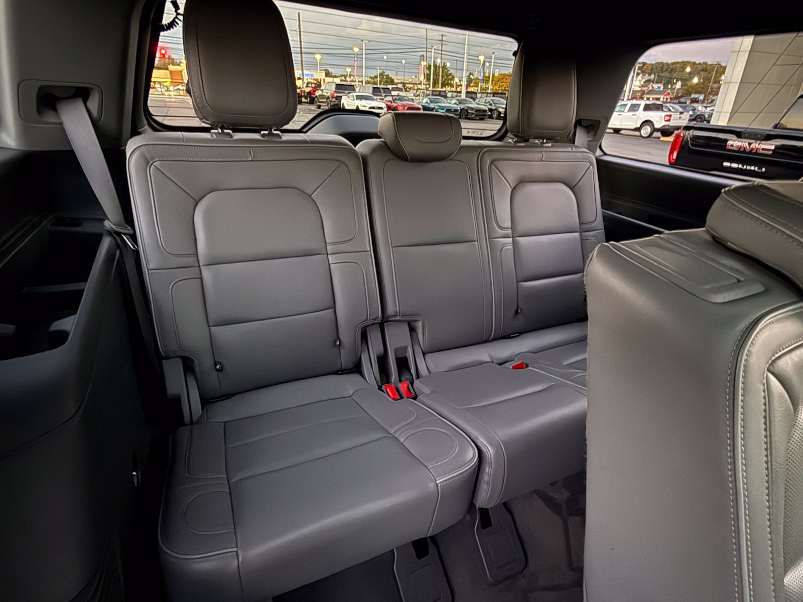 Used 2018 Lincoln Navigator Select RWD image 15