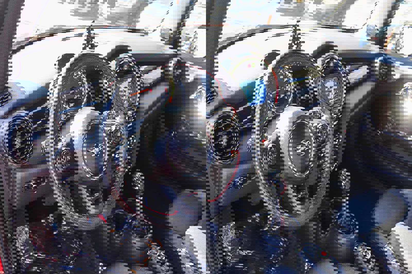 Used 2019 MINI Cooper S w/ Premium Package image 15