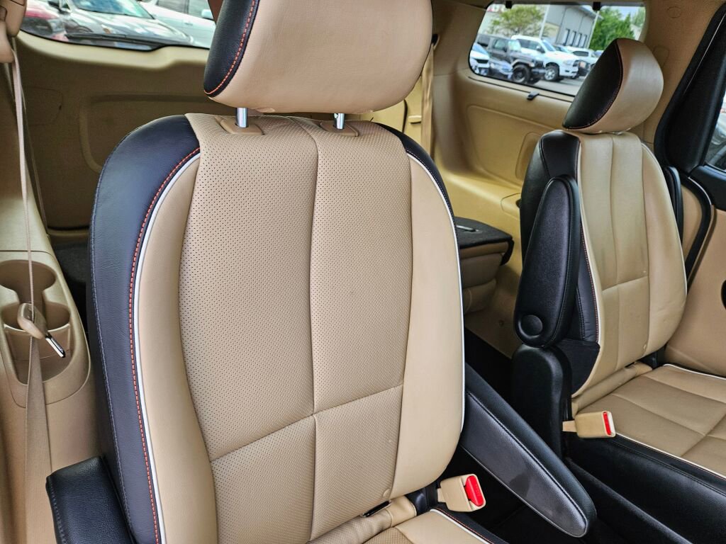 Used 2015 Kia Sedona SX image 23