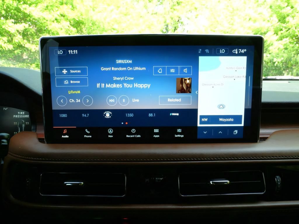 Used 2023 Lincoln Nautilus Reserve AWD/4WD image 22
