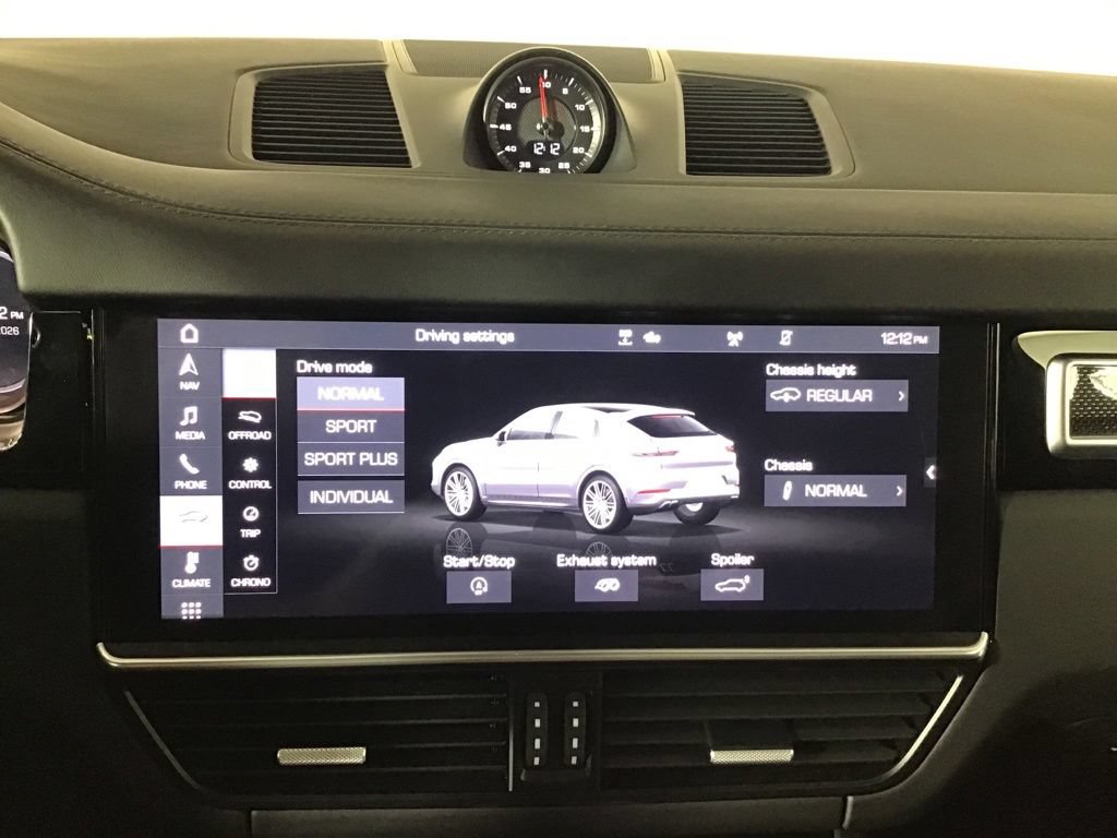 Certified 2020 Porsche Cayenne Turbo AWD/4WD image 32