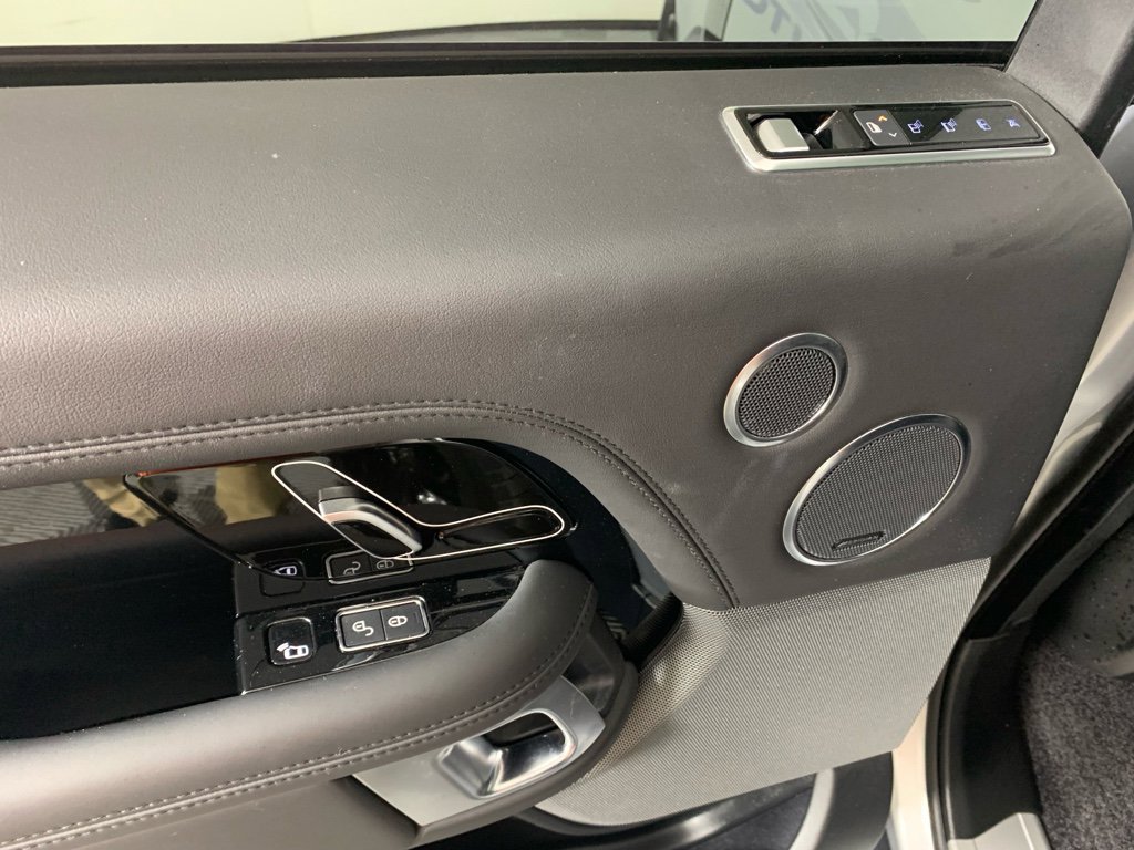 Used 2019 Land Rover Range Rover HSE image 30