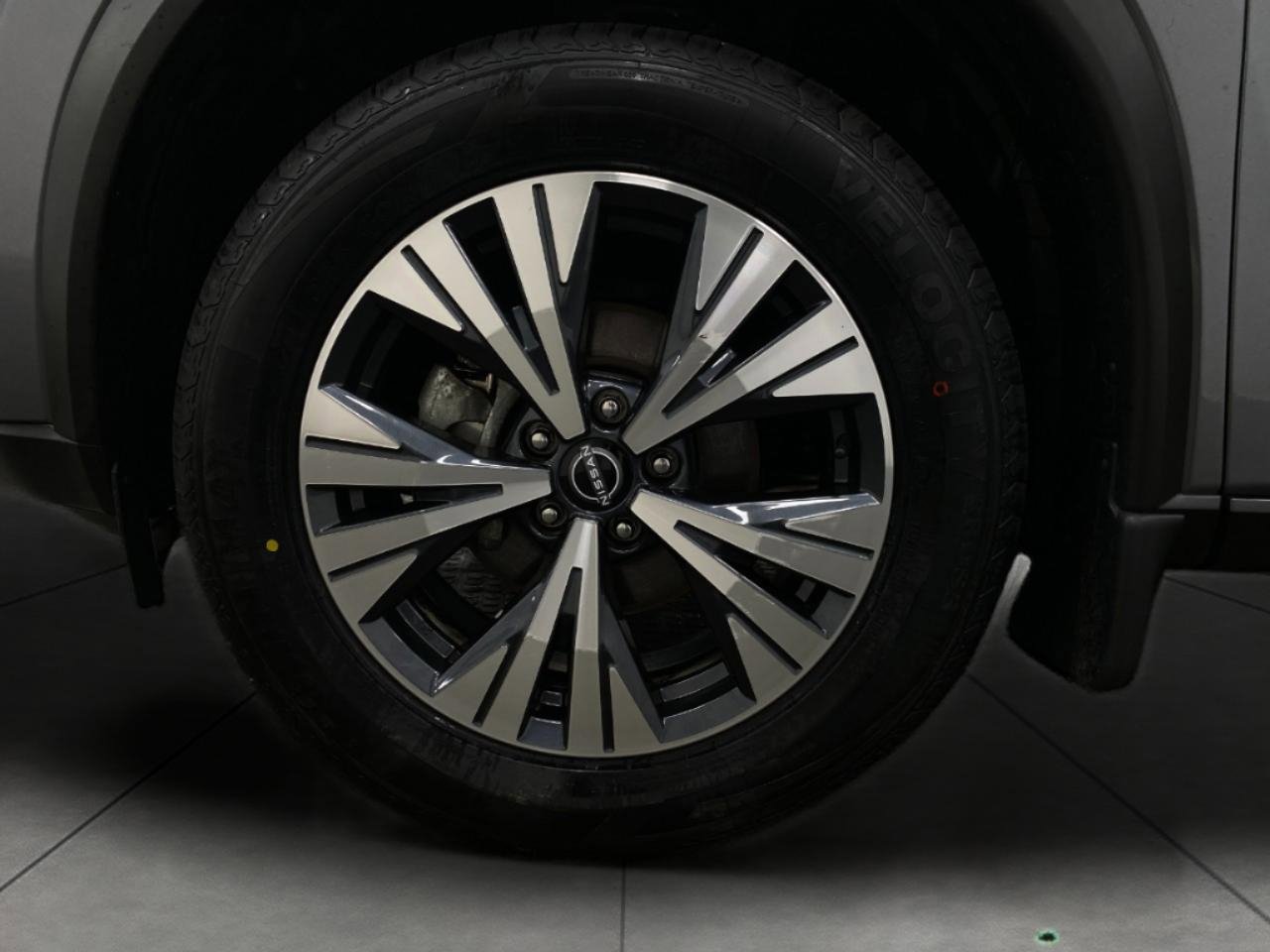 Used 2023 Nissan Rogue SV image 11