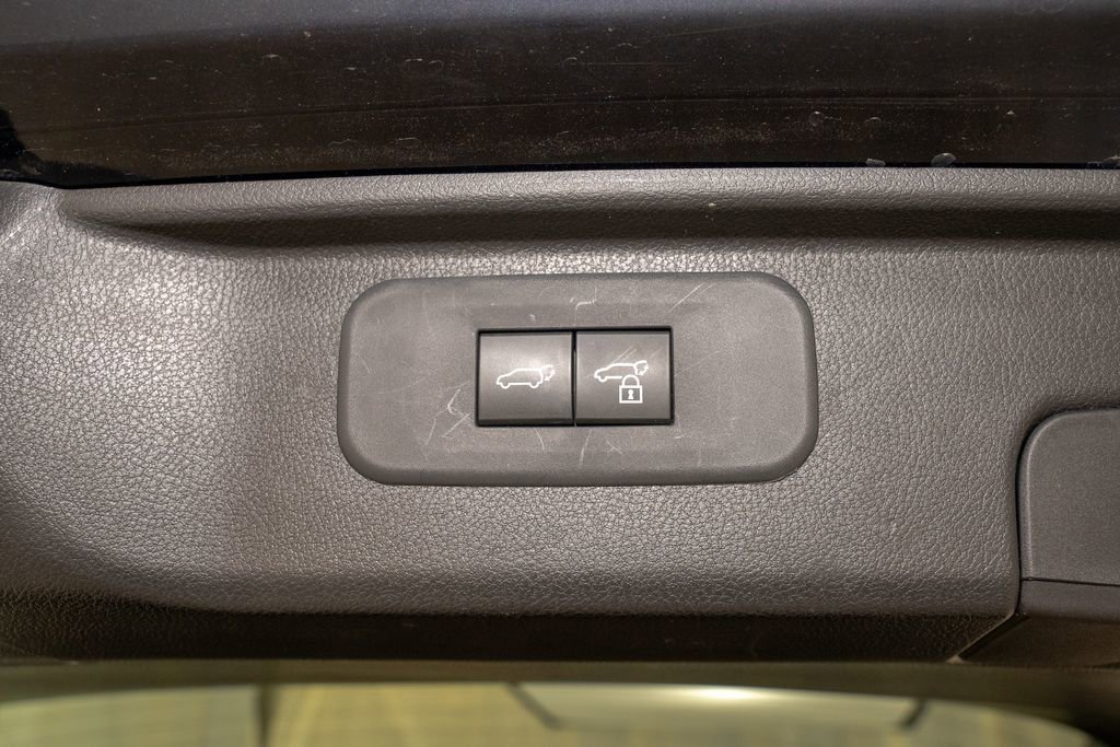 Used 2025 Toyota Grand Highlander FWD image 6
