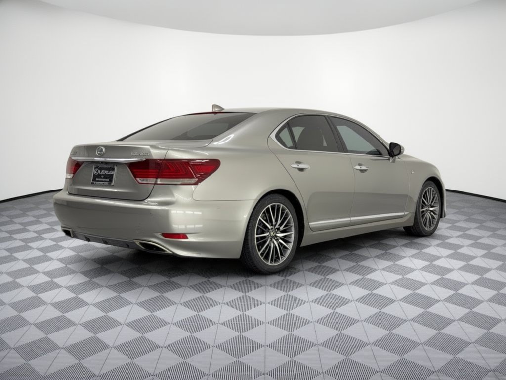 Used 2016 Lexus LS 460 w/ F Sport Package RWD image 9