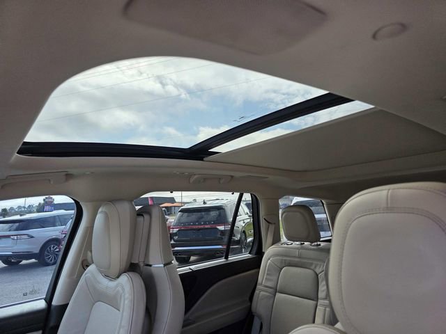 Used 2020 Lincoln Aviator Reserve w/ Equipment Group 202A image 9