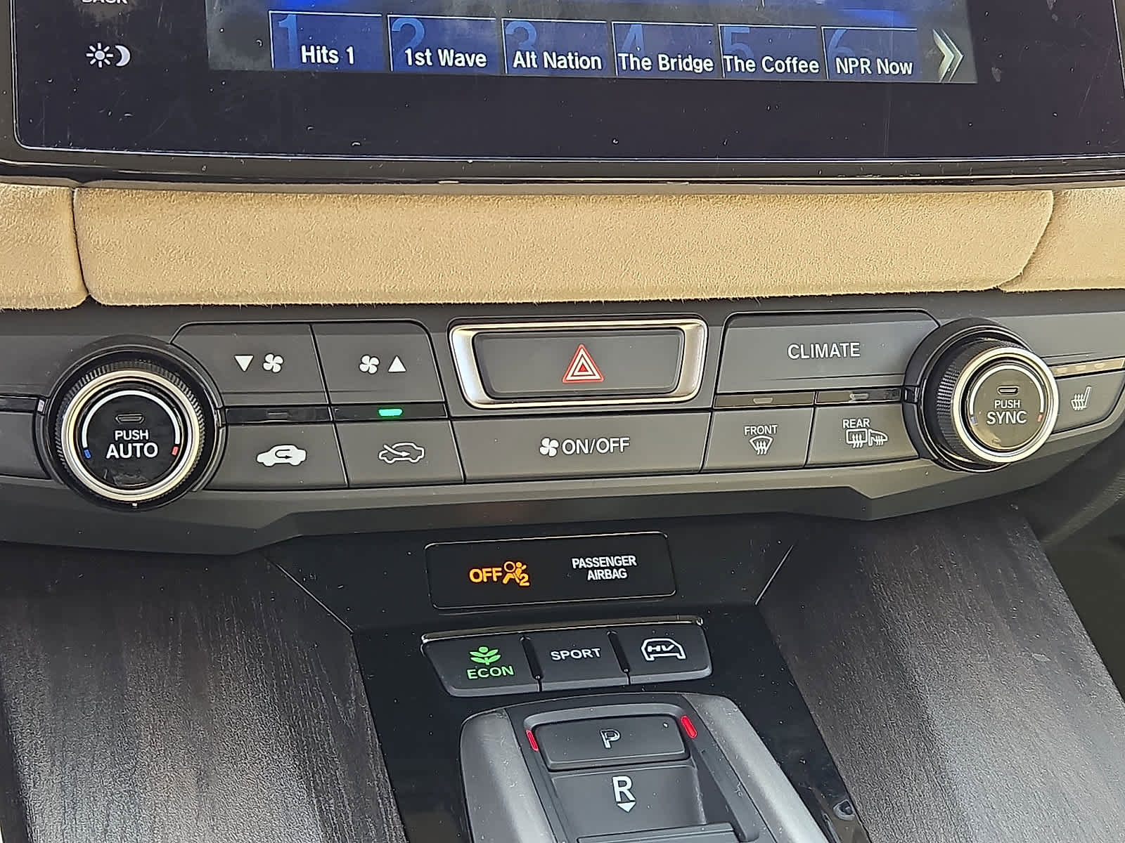 Certified 2018 Honda Clarity Touring image 17