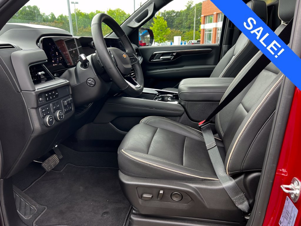 Used 2025 Chevrolet Tahoe Premier AWD/4WD image 18
