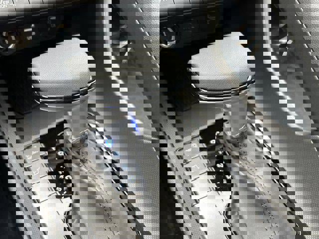 Used 2025 Hyundai Elantra Sport image 49