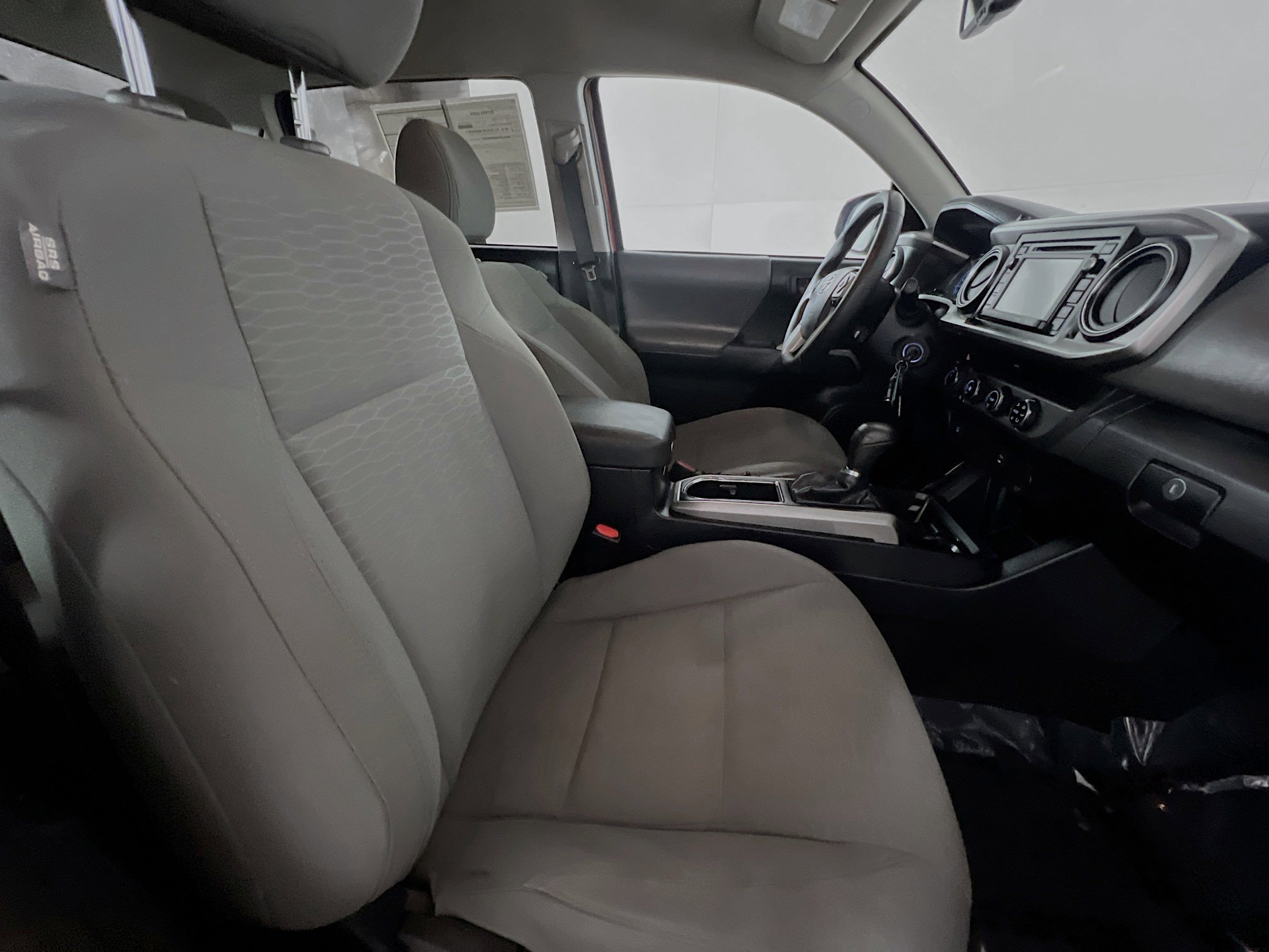 Used 2017 Toyota Tacoma SR5 image 30