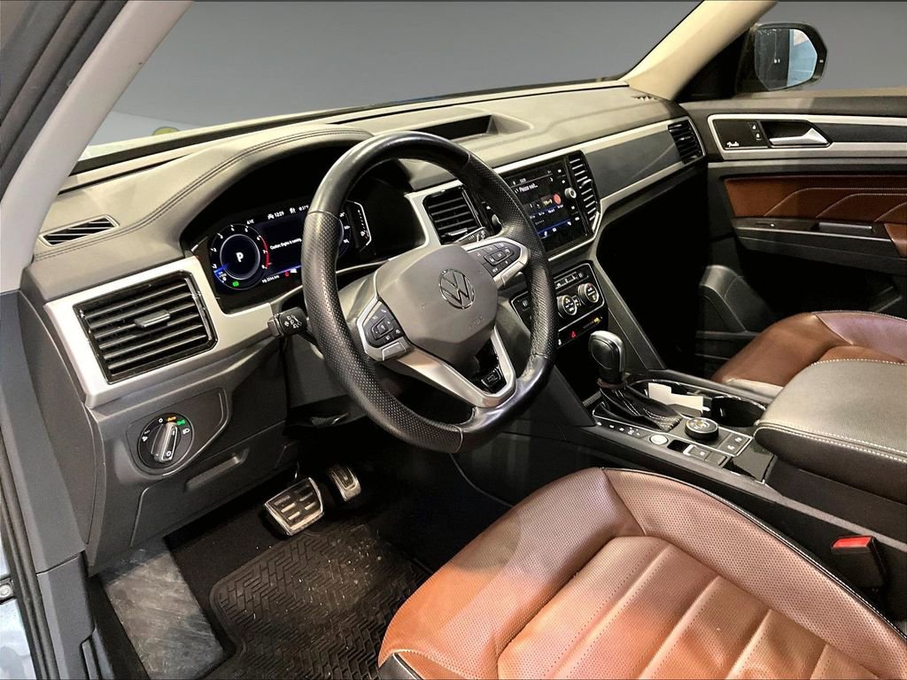 Used 2022 Volkswagen Atlas SEL Premium image 13