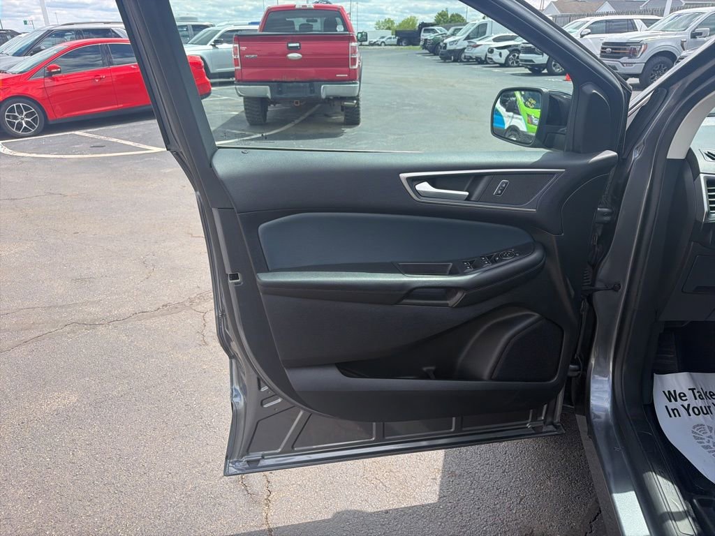 Used 2022 Ford Edge SEL w/ Sport Appearance Package AWD/4WD image 17