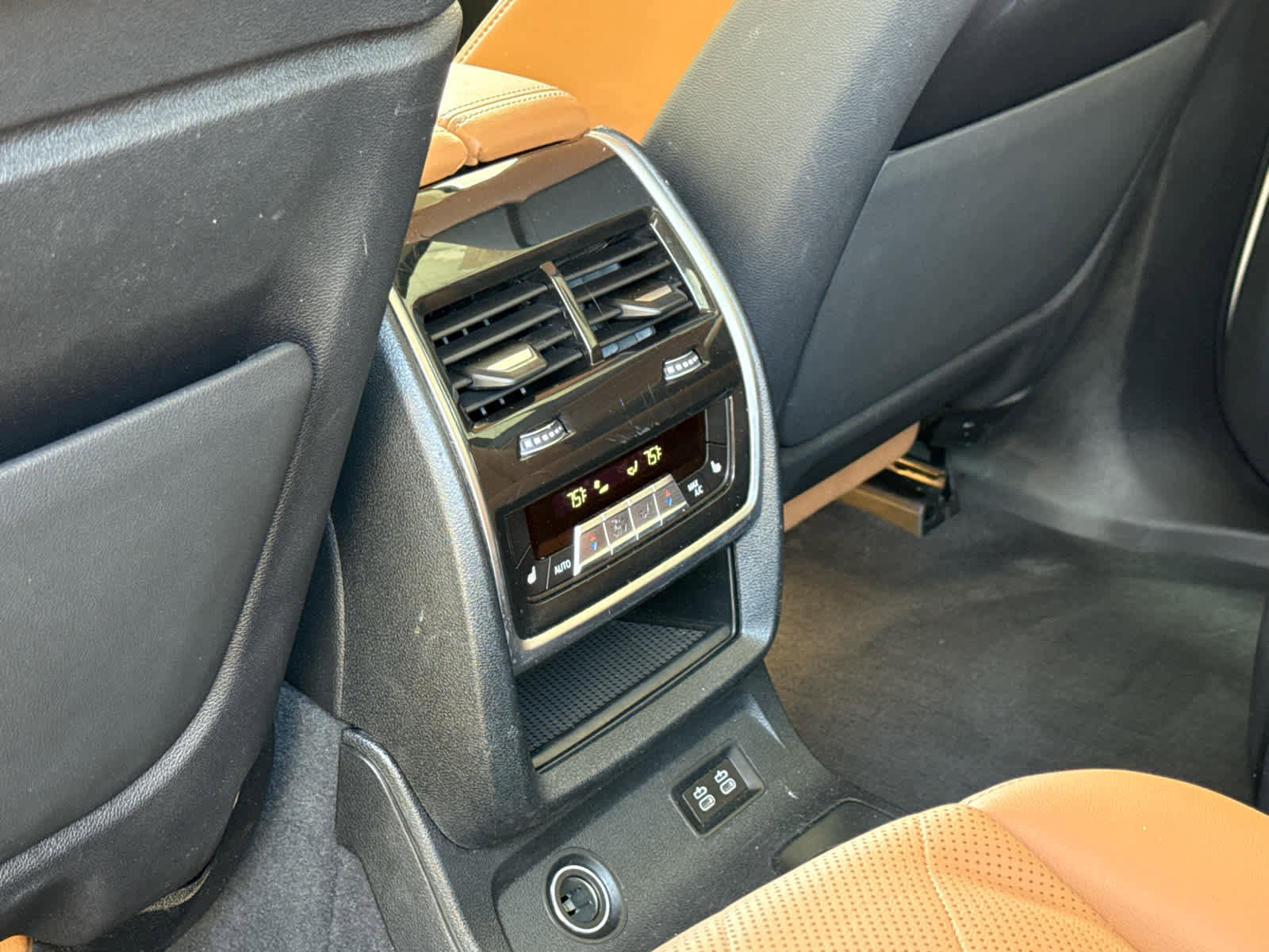 Certified 2023 BMW X7 xDrive40i w/ Premium Package AWD/4WD image 17