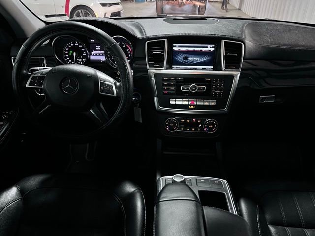 Used 2014 Mercedes-Benz GL 450 4MATIC image 32