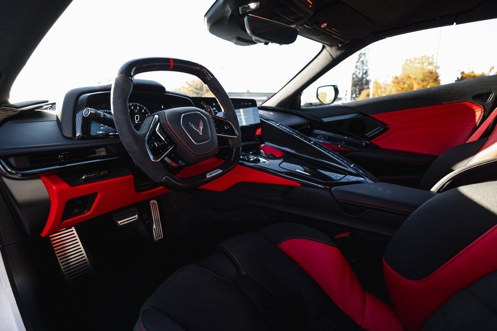Used 2024 Chevrolet Corvette Z06 w/ Stealth Interior Trim Package RWD image 29
