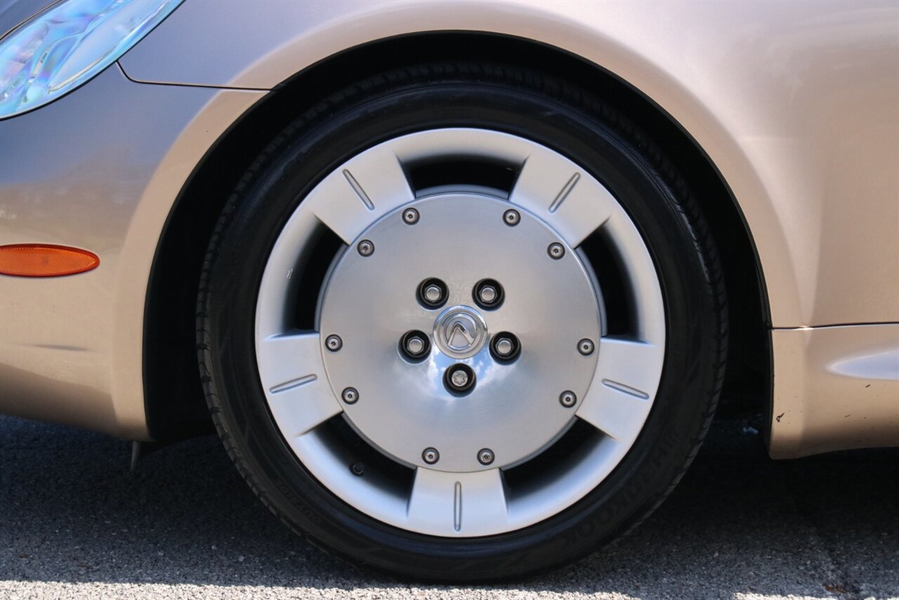 Used 2004 Lexus SC 430 Convertible image 38
