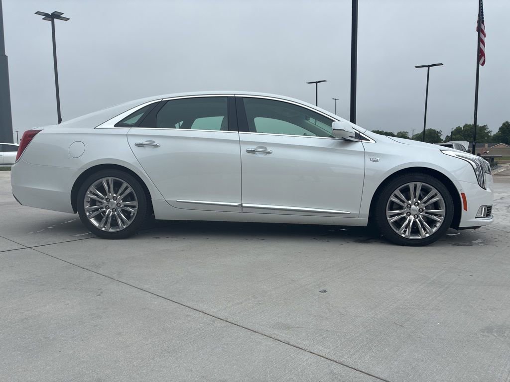 Used 2018 Cadillac XTS Luxury w/ Driver Awareness Package FWD image 4