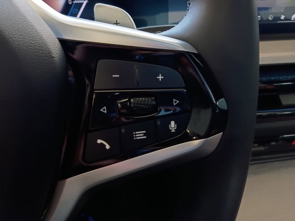 Used 2025 BMW 330i Sedan RWD image 25