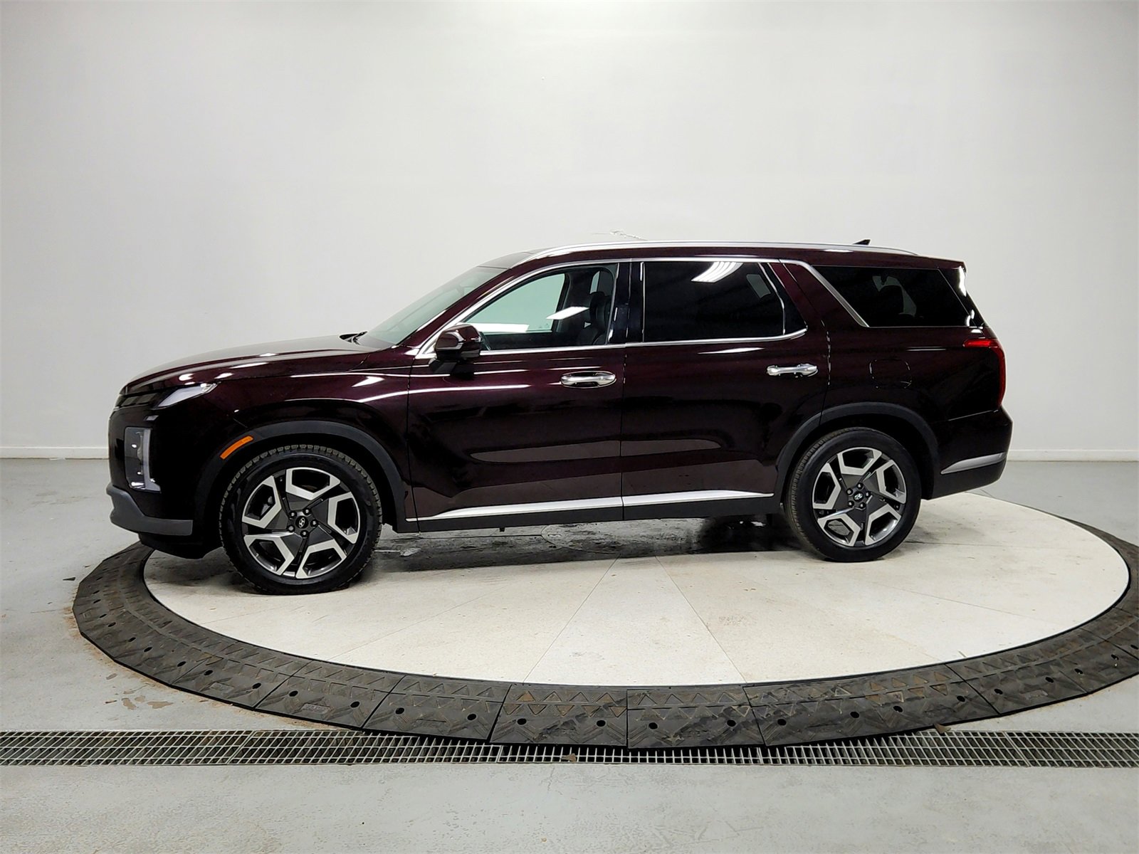 Used 2023 Hyundai Palisade SEL w/ Premium Package image 4