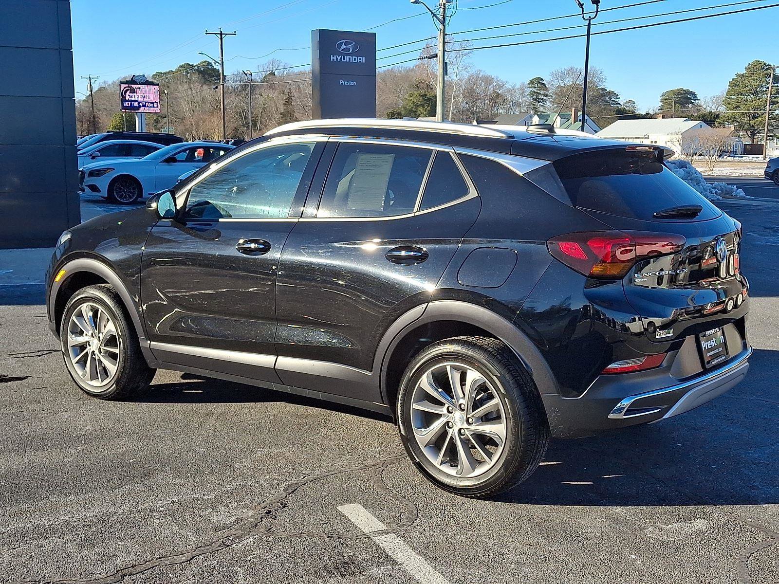 Used 2023 Buick Encore GX Essence w/ Experience Buick Package image 6