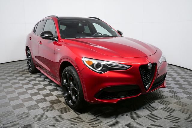 Used 2023 Alfa Romeo Stelvio Veloce image 25