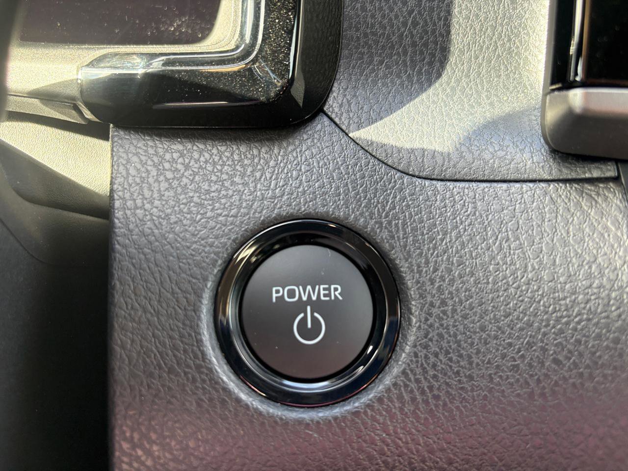 Used 2025 Toyota Camry LE image 18