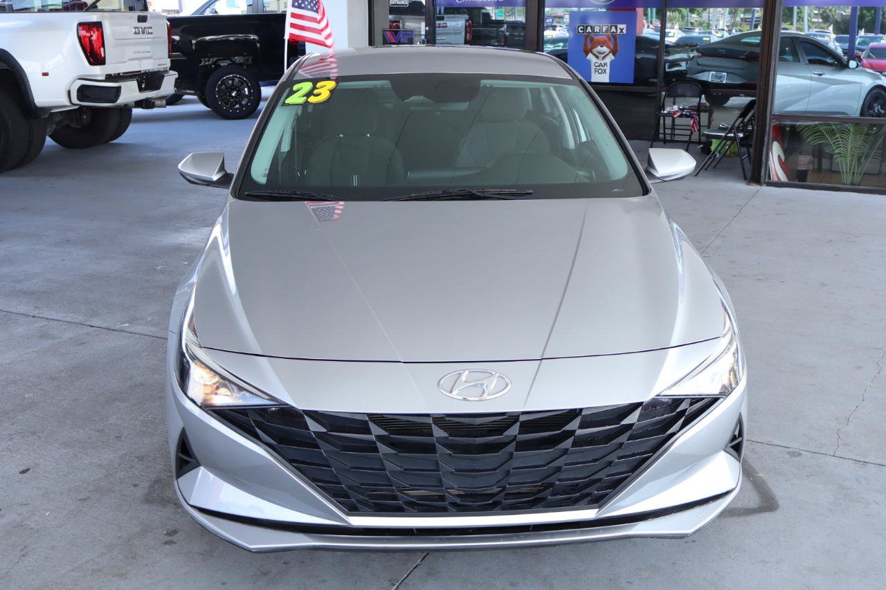 Used 2023 Hyundai Elantra SEL w/ Cargo Package FWD image 10