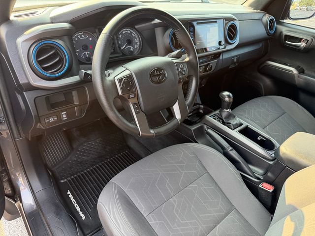 Used 2016 Toyota Tacoma TRD Sport AWD/4WD image 13