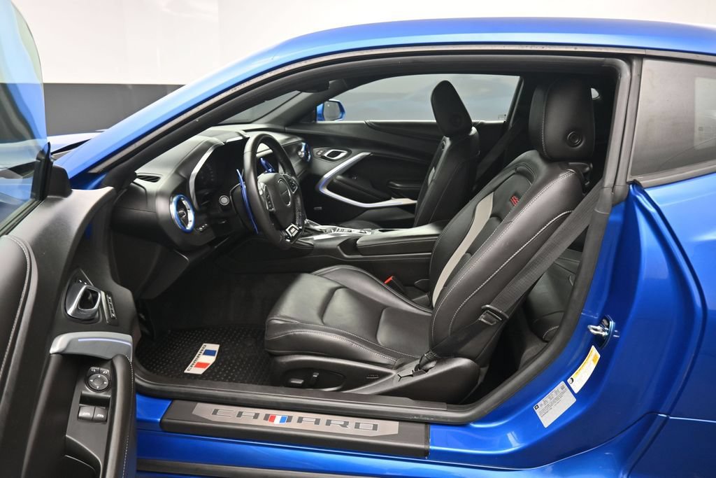 Used 2018 Chevrolet Camaro SS RWD image 13