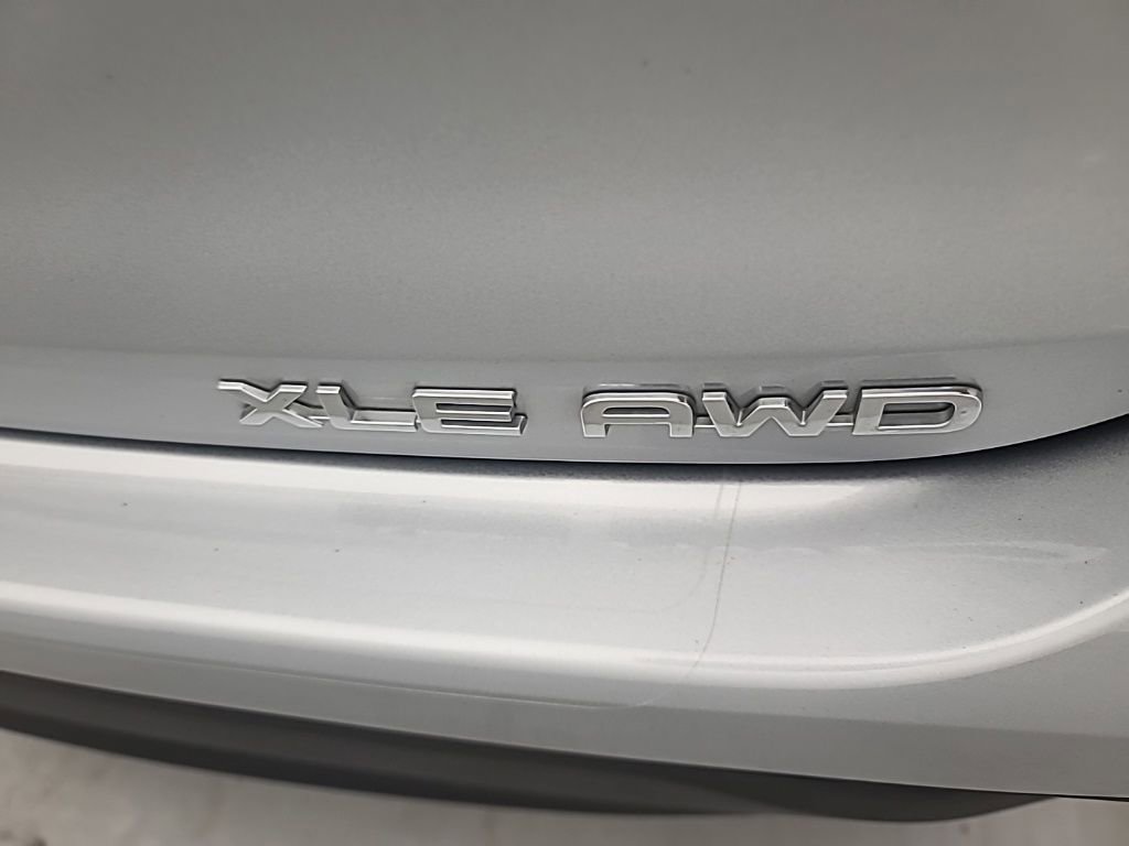 Used 2023 Toyota Highlander XLE image 10