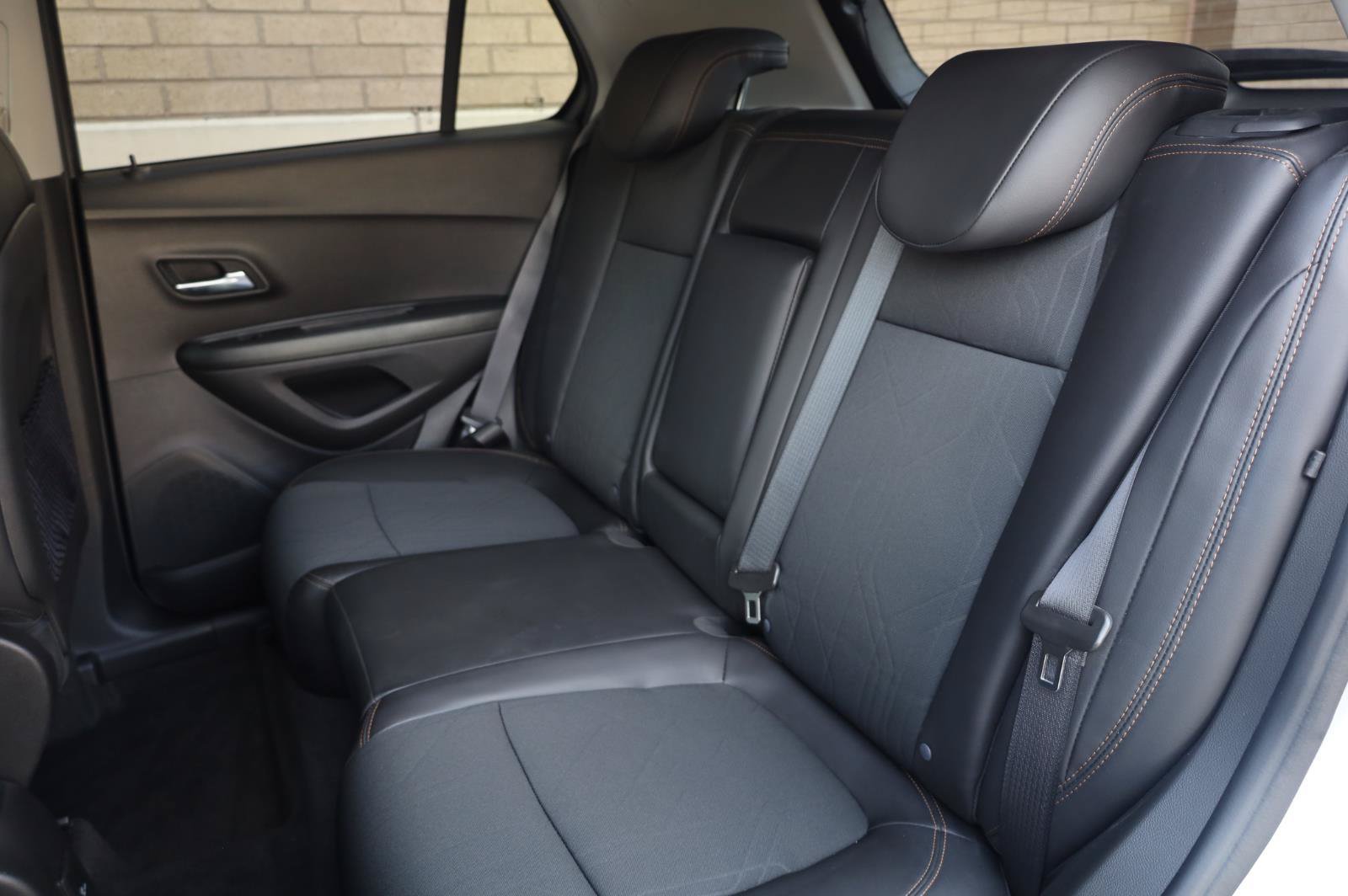 Used 2021 Chevrolet Trax LT w/ LT Convenience Package FWD image 23