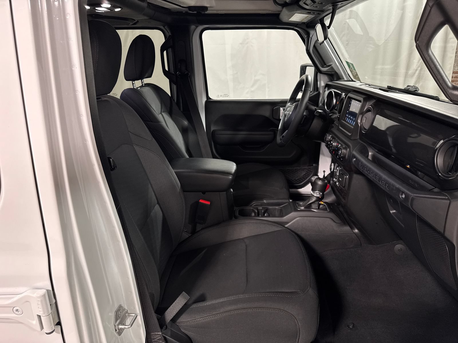 Used 2022 Jeep Wrangler Unlimited Sport AWD/4WD image 27