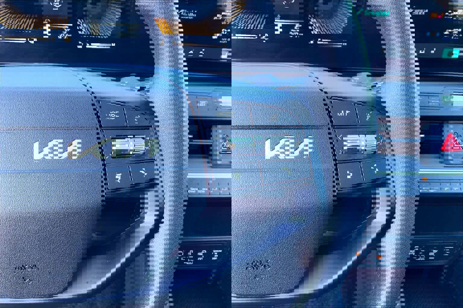 Used 2025 Kia K4 LXS image 25