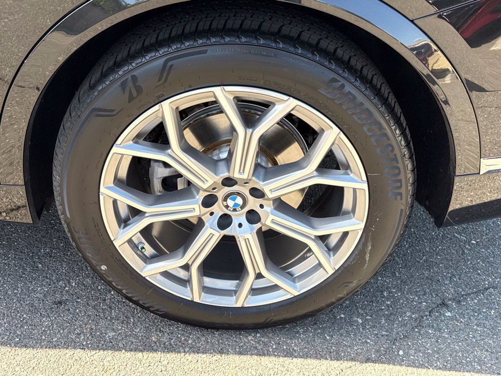 Certified 2025 BMW X7 xDrive40i w/ Premium Package AWD/4WD image 14