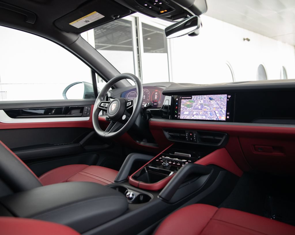 Certified 2026 Porsche Cayenne AWD/4WD image 24