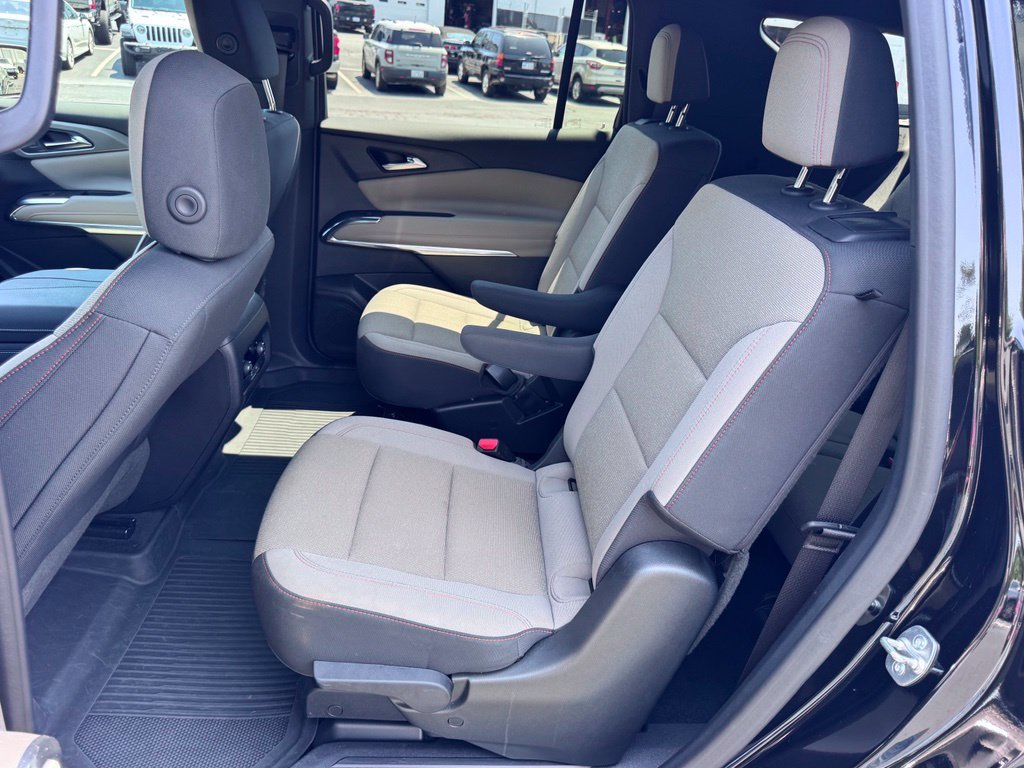 Used 2024 Chevrolet Traverse LT FWD image 29