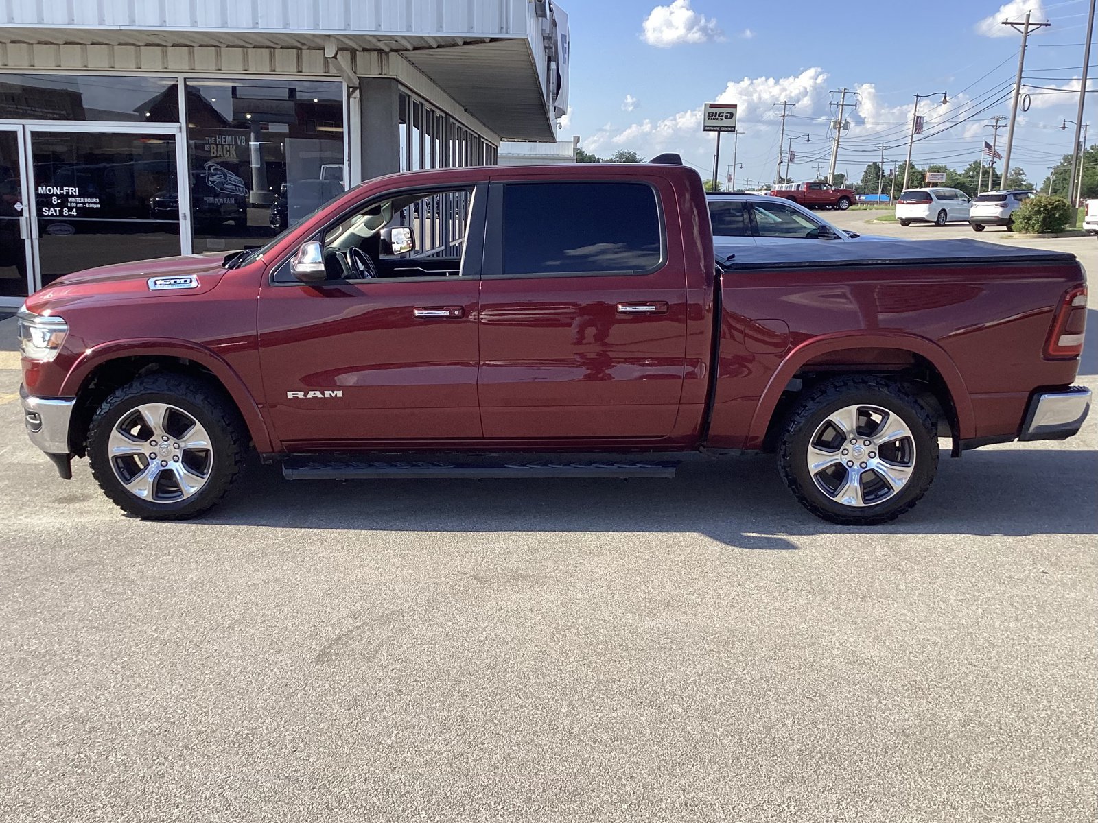 Used 2022 RAM 1500 Laramie AWD/4WD image 7