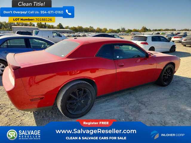 Used 2012 Dodge Challenger SXT RWD image 4