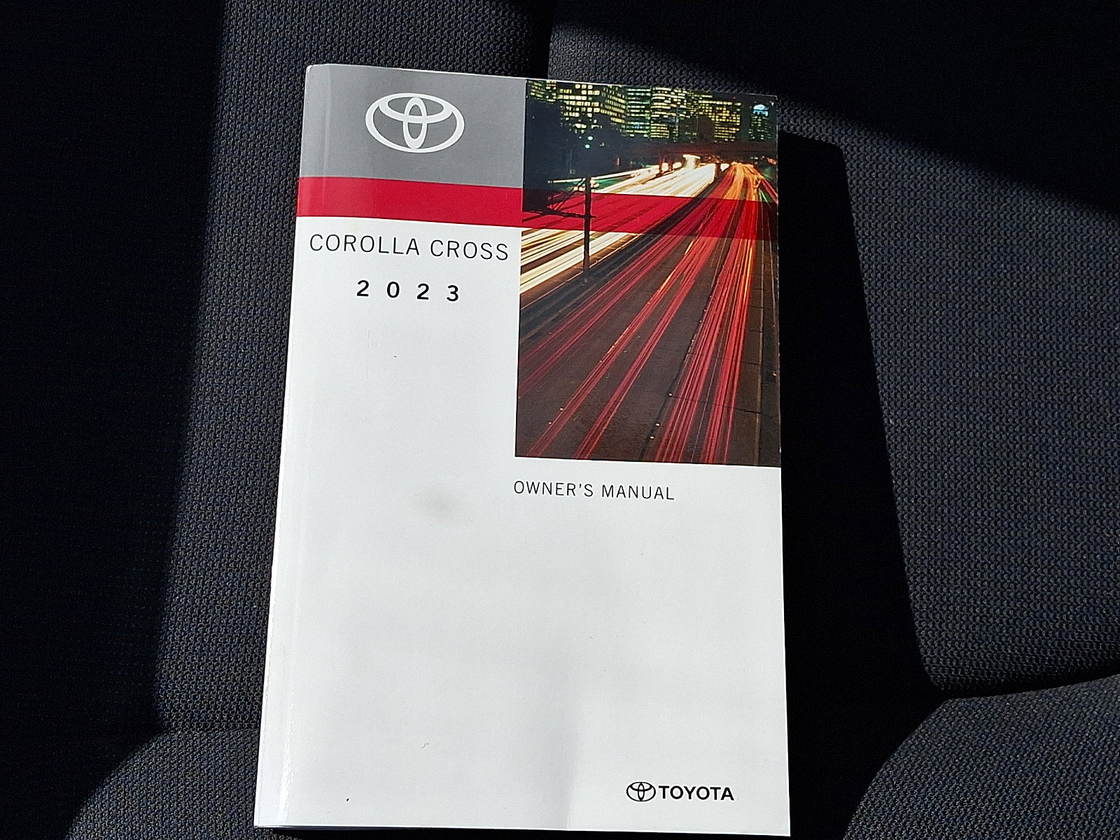 Used 2023 Toyota Corolla Cross LE image 28