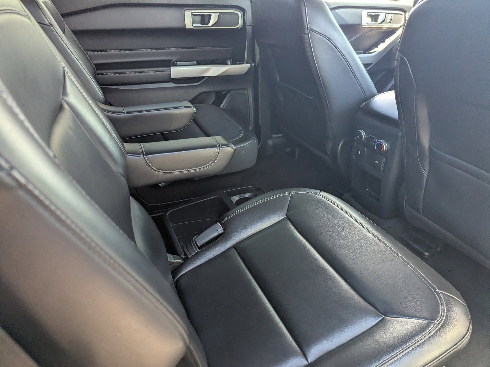 Used 2021 Ford Explorer XLT w/ Equipment Group 202A image 14