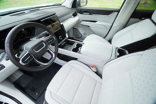 Used 2025 GMC Acadia Denali w/ LPO, Floor Liner Package image 24