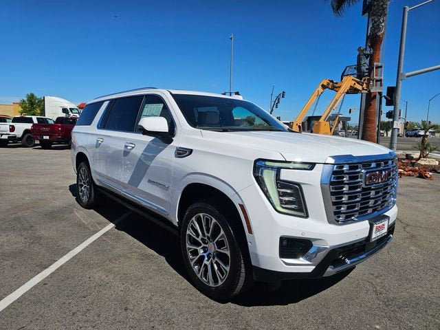New 2026 GMC Yukon XL Denali w/ Denali Reserve Package AWD/4WD image 4