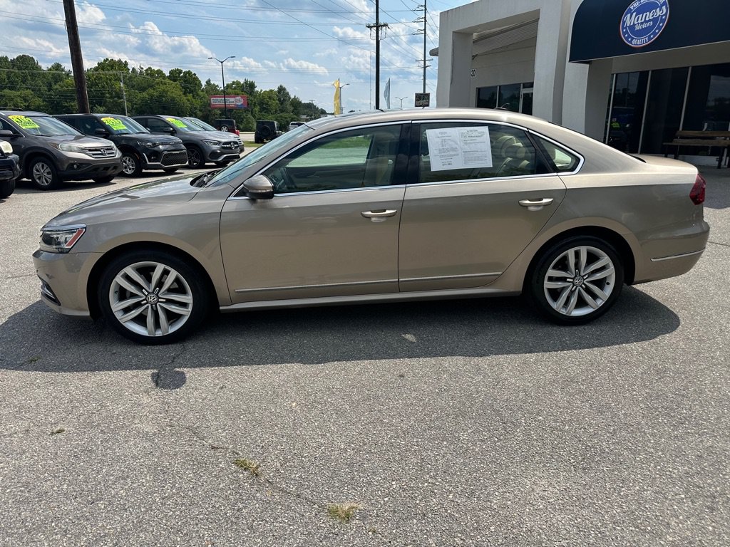 Used 2017 Volkswagen Passat 1.8T SE FWD image 2