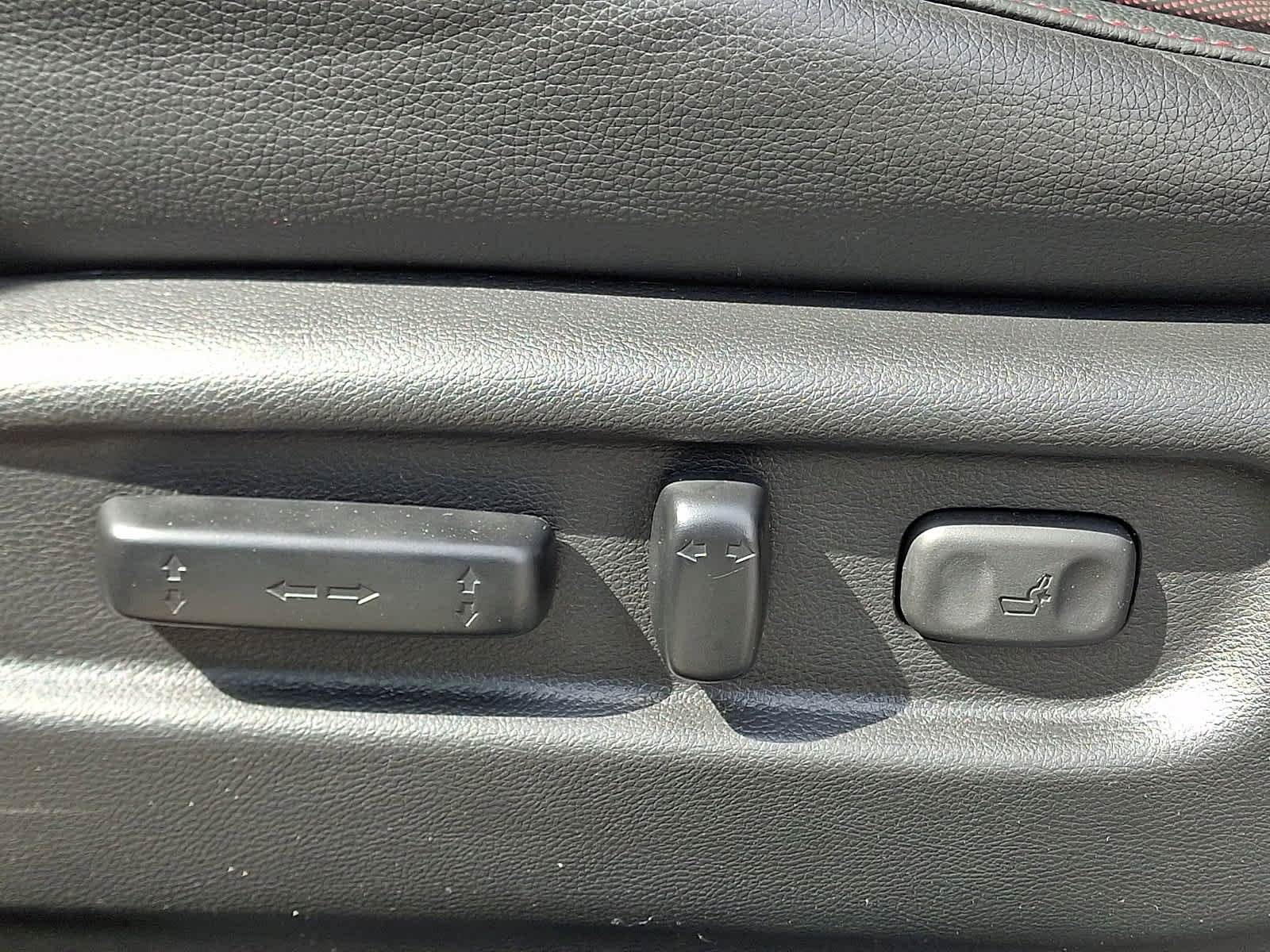 Certified 2025 Honda Ridgeline Black Edition image 28