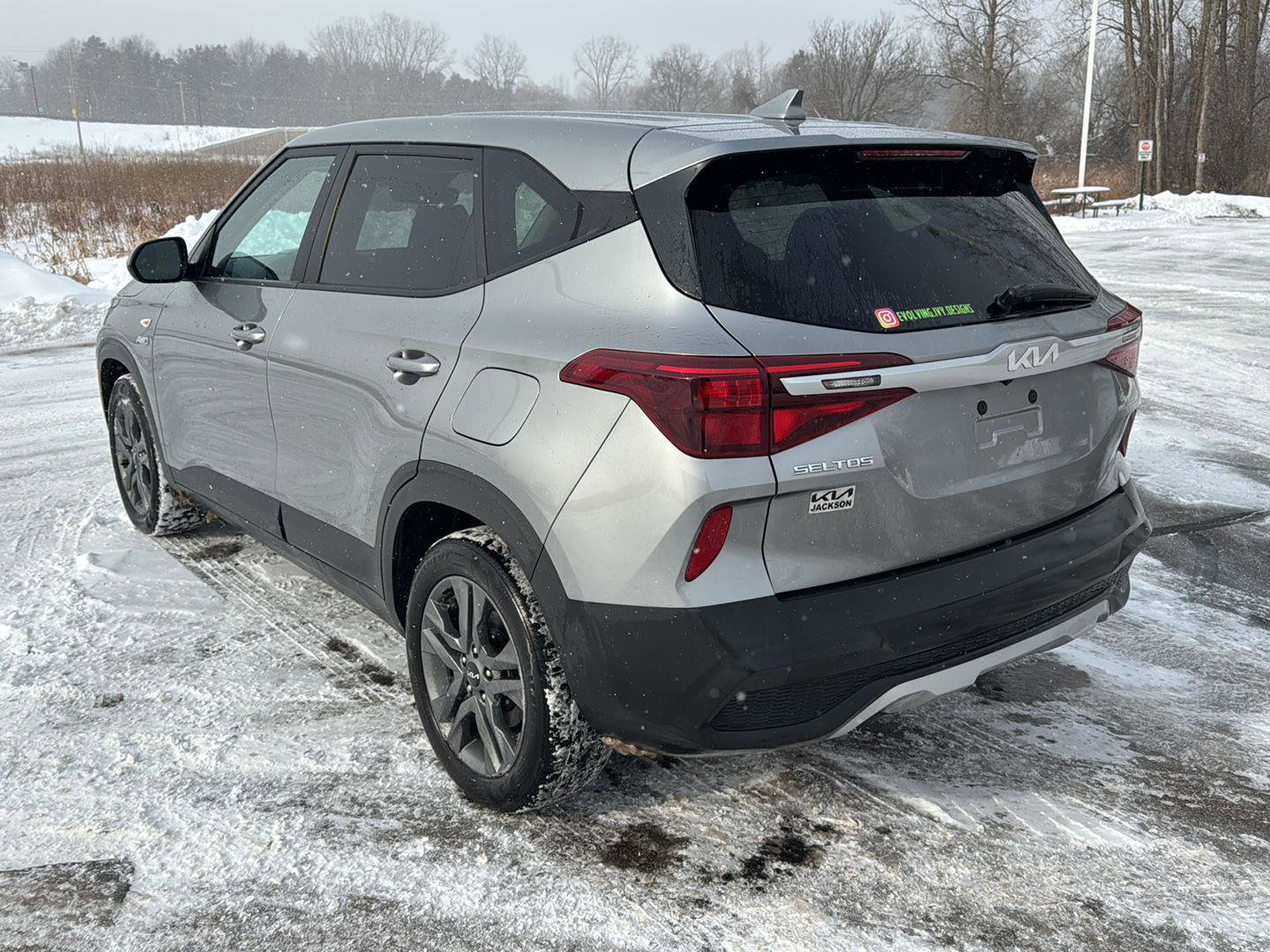 Used 2023 Kia Seltos LX image 3