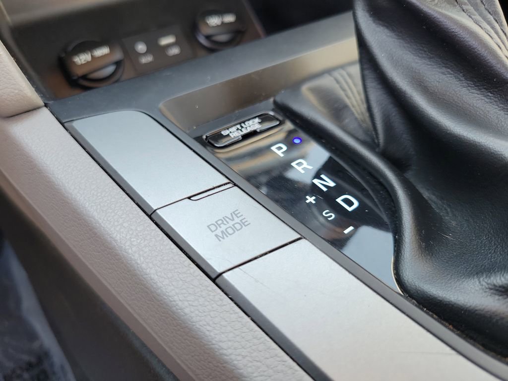 Used 2020 Hyundai Elantra SEL image 30