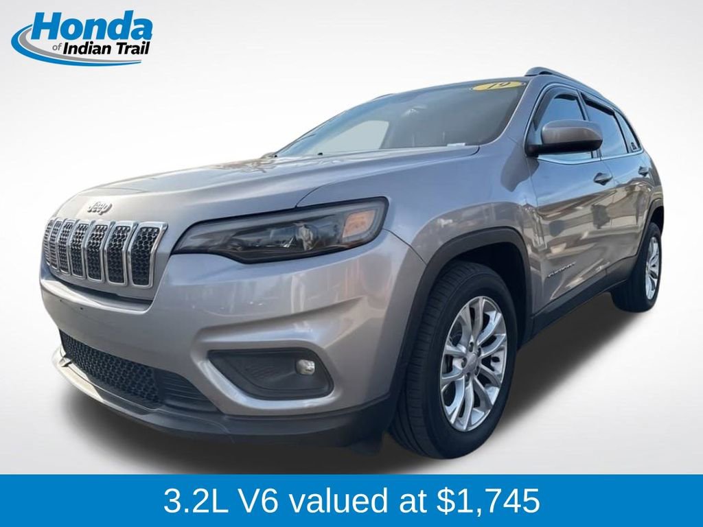 Used 2019 Jeep Cherokee Latitude w/ Popular Appearance Group image 1