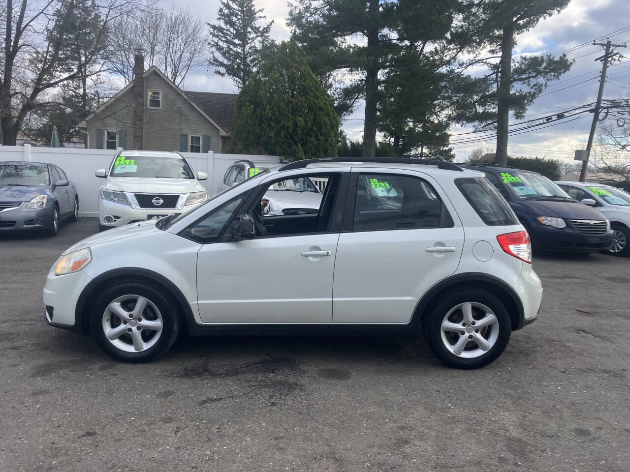Used 2009 Suzuki SX4 Base AWD Crossover 4dr 4A image 10